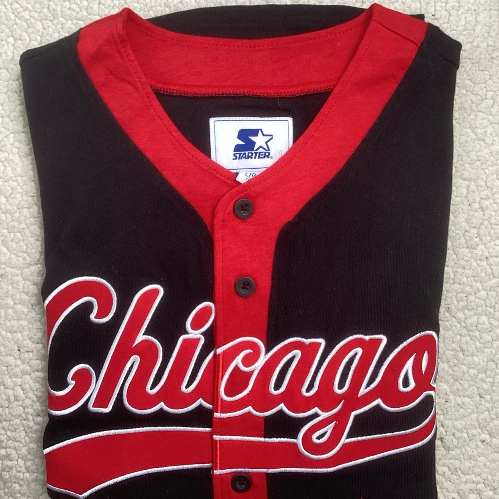 Starter Chicago Bulls Black and Red Button-Up Jersey, L,, NWT